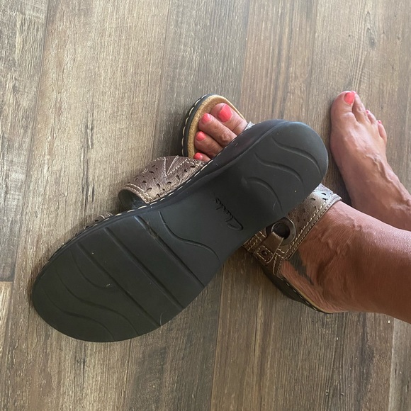 Clarks - Picture 3 of 3